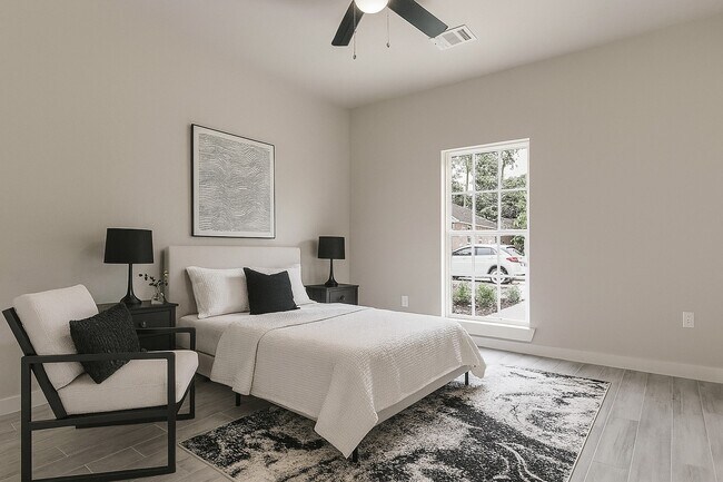 Foto del edificio - 4425 Clover St