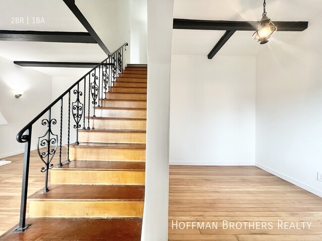 Building Photo - 1801 N Kingsley Dr