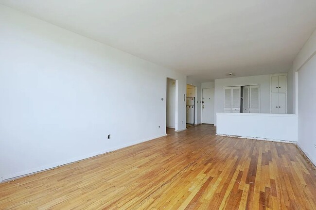 Foto del edificio - Perfect 1 Bedroom 1 Bathroom  Available