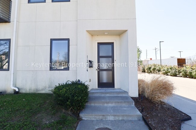 Building Photo - Beautiful Brookside SMART HOME now available!