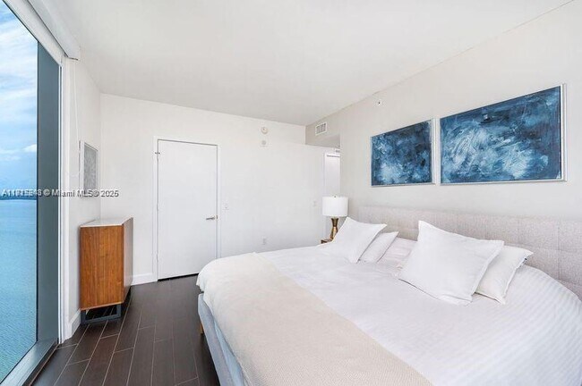Foto del edificio - 460 NE 28th St