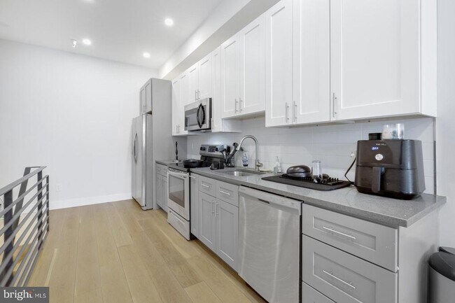Foto del edificio - 1702 Point Breeze Ave