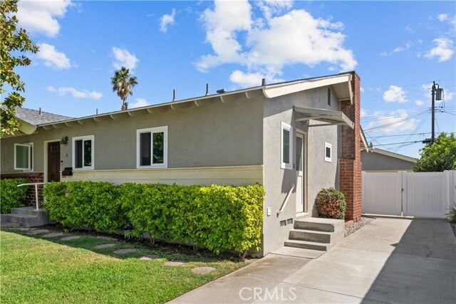 Building Photo - 1344 E Orange Grove Ave
