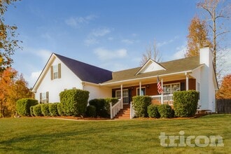 Building Photo - 20 Hillock Ct