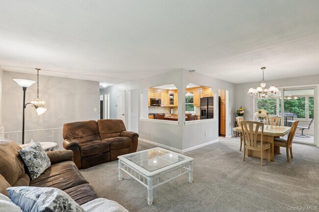 Foto del edificio - 118 Standish Dr