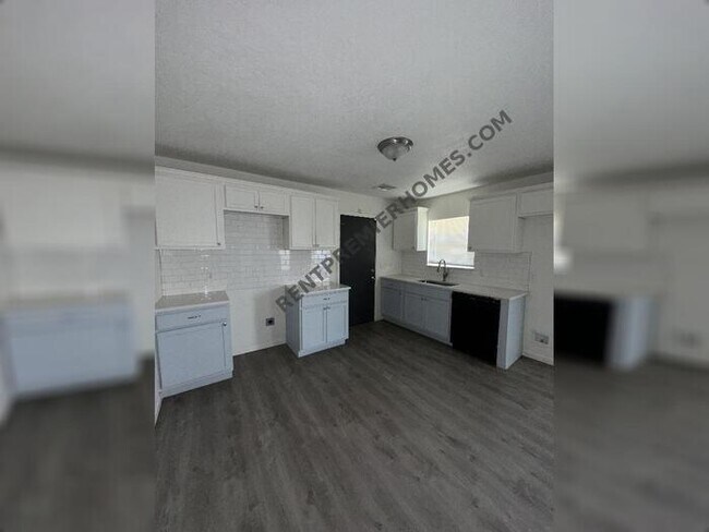 Photo - 629 NW 114th St House