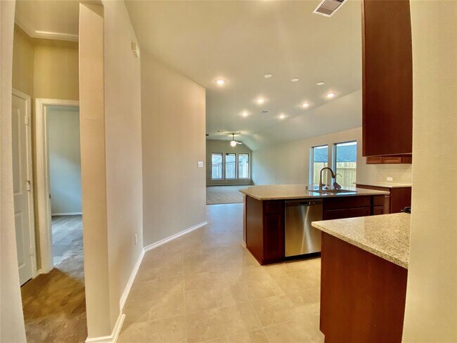 Building Photo - 8915 Oak Ivy Ln
