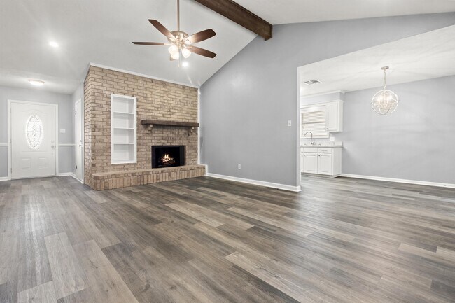 Building Photo - 110 Summerwood Dr