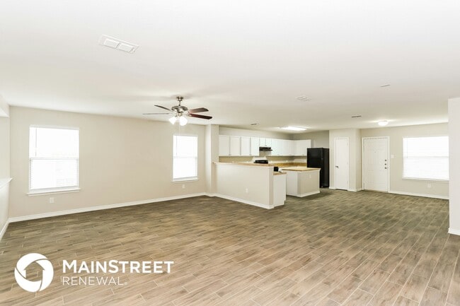 Building Photo - 6160 Balcony Ln