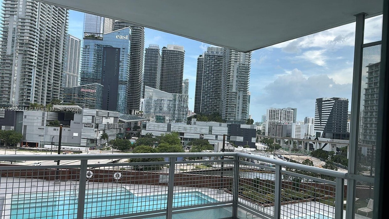 Primary Photo - 350 S Miami Ave