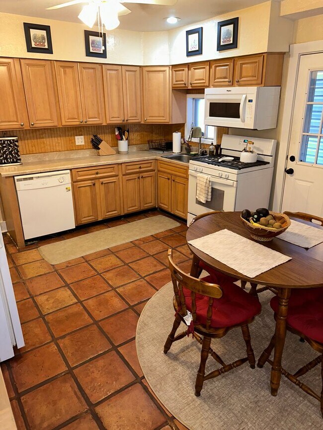 Foto del edificio - 2509 Larkin’s way