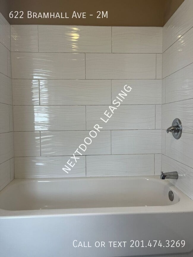 Foto del edificio - 622 Bramhall Ave