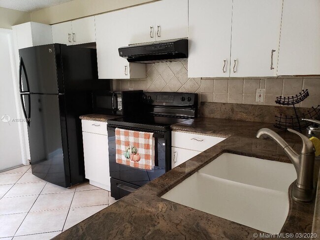 Building Photo - 1588 Veracruz Ln