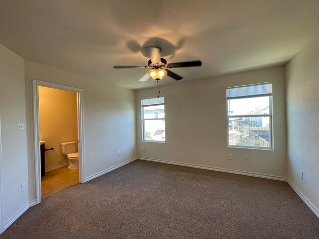 Foto del edificio - Town home for rent