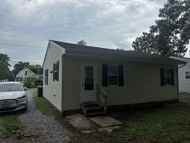 Building Photo - 608 Goldsborough Ave
