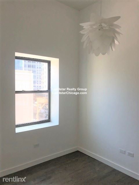 Foto del edificio - 630 E Lake St