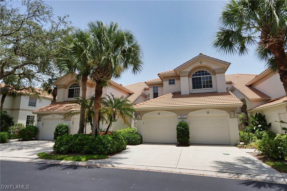 Primary Photo - 4451 Riverwatch Dr