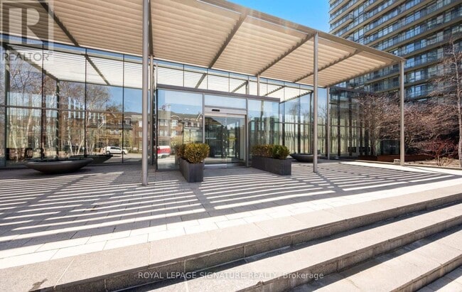Building Photo - 103 The Queensway