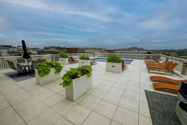 Foto del edificio - Dupont 2BR 1BA at The Newport Condominium - Utilities Included!