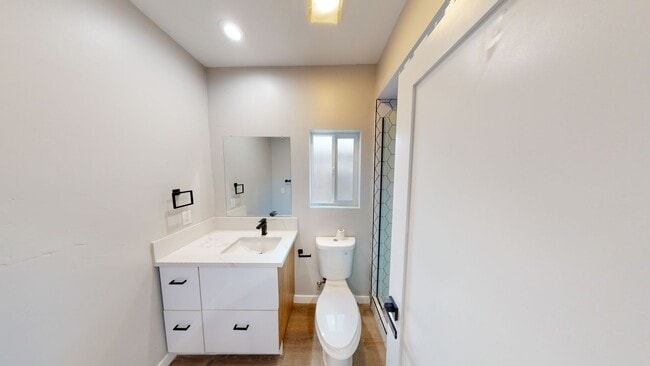 Foto del edificio - Modern 4 Bed 2 Bath House on Mary Lane!! (...