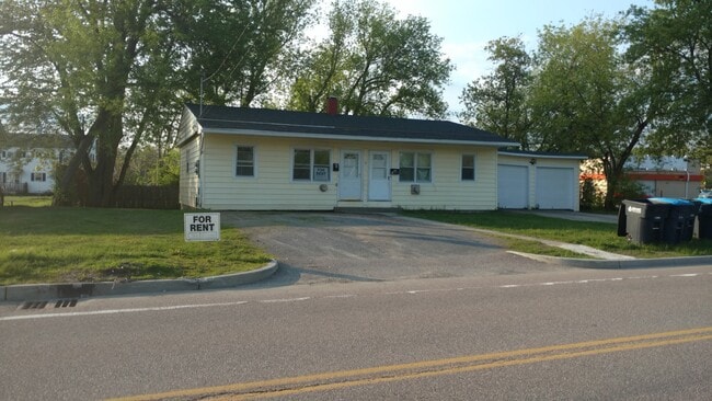 Building Photo - 174 Johnson Ave