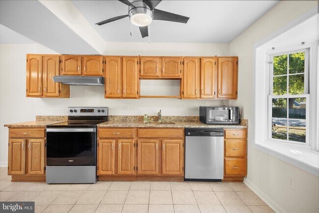 Foto del edificio - 14797 Tamarack Pl