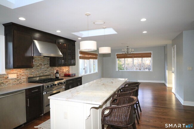 Foto del edificio - 950 Rock Rimmon Rd