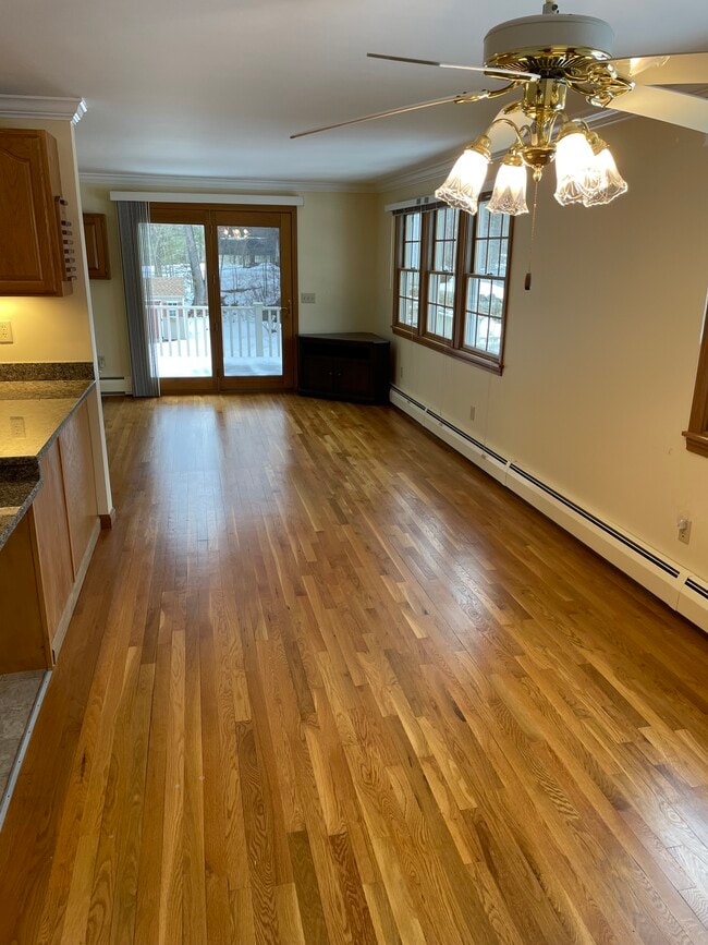 Building Photo - 123 Riverlin St