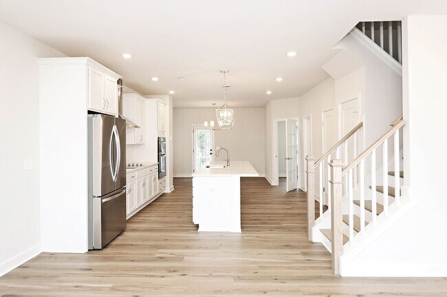 Building Photo - Dog-Friendly Galaxie Farm Townhome