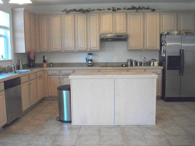 Building Photo - Newer 4 bedroom house off Old Hammond