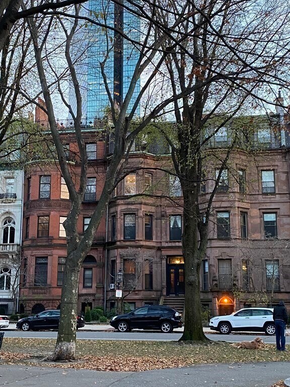 Foto del edificio - 143 Commonwealth Ave