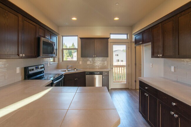 Building Photo - 2520 Carson Loop