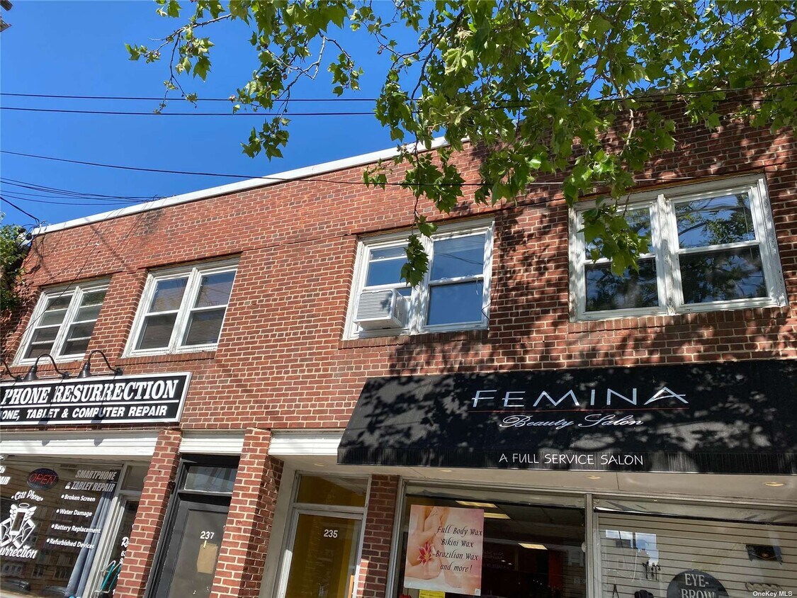 237 Deer Park Ave Unit 1, Babylon, NY 11702 Apartments in Babylon, NY