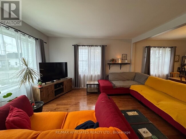 Building Photo - 642 East St