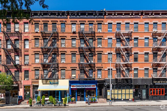 Foto del edificio - 747 Ninth Ave