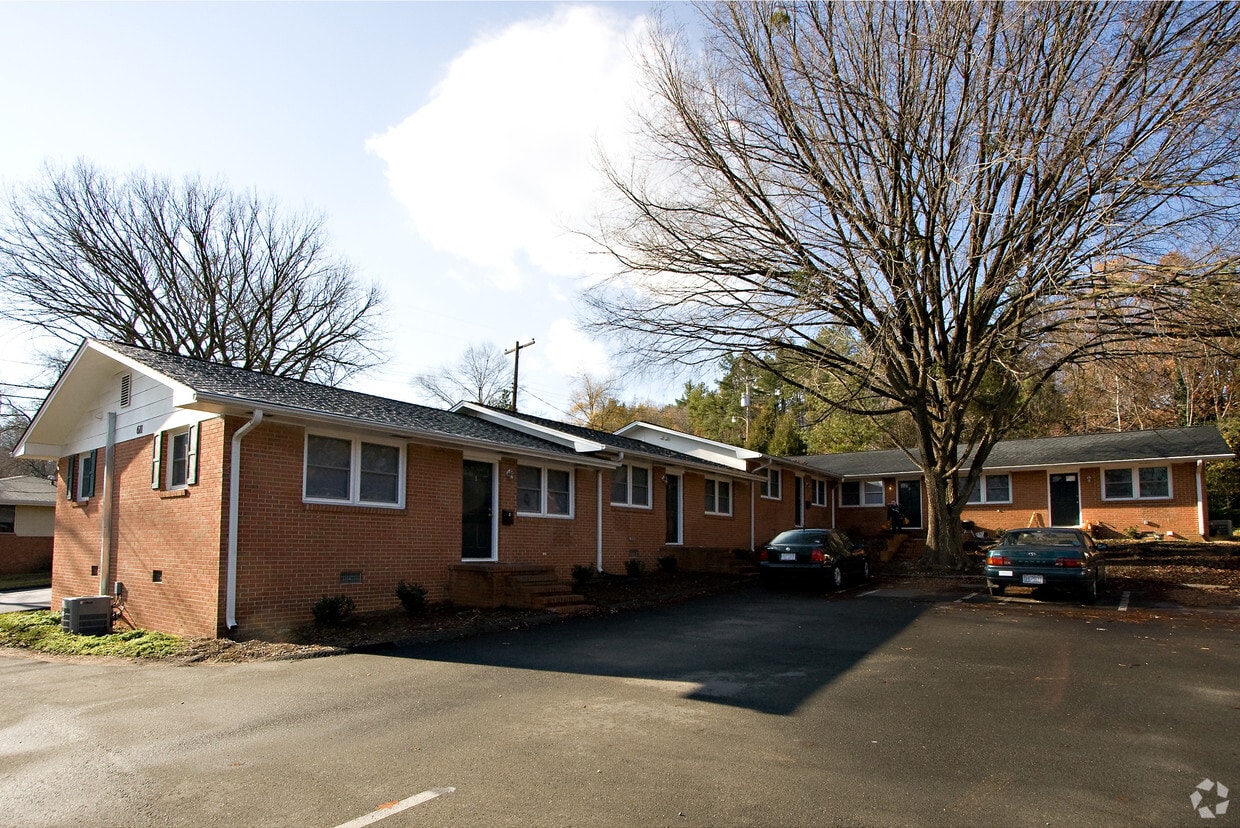 Building Photo - Westall Apt