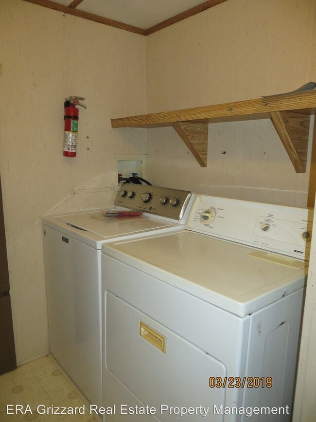 Building Photo - 2 br, 2 bath House - 35408 Lake Josephine Dr.