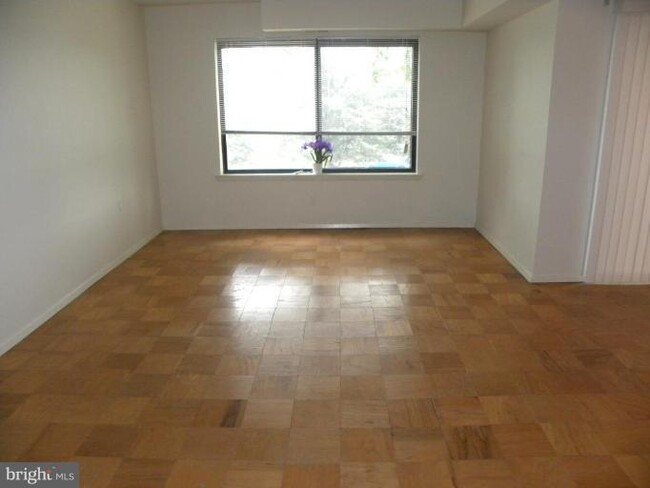 Building Photo - 125F Clubhouse Dr SW
