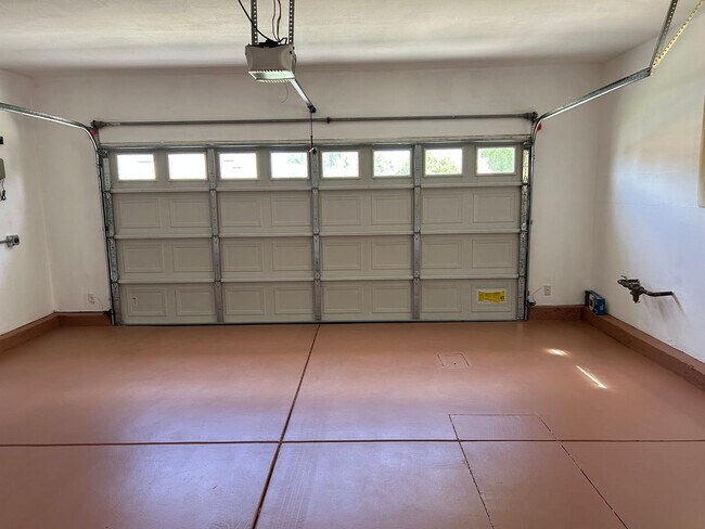 Building Photo - 15005 Via Messina Dr