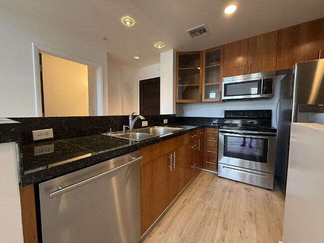 Foto del edificio - Penthouse Loft in Prime Downtown Location!