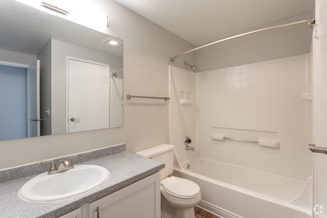 Renovated 2BR, 1BA - Timber Flats