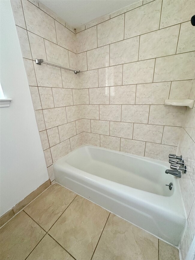 Building Photo - 10902 Olympia Dr