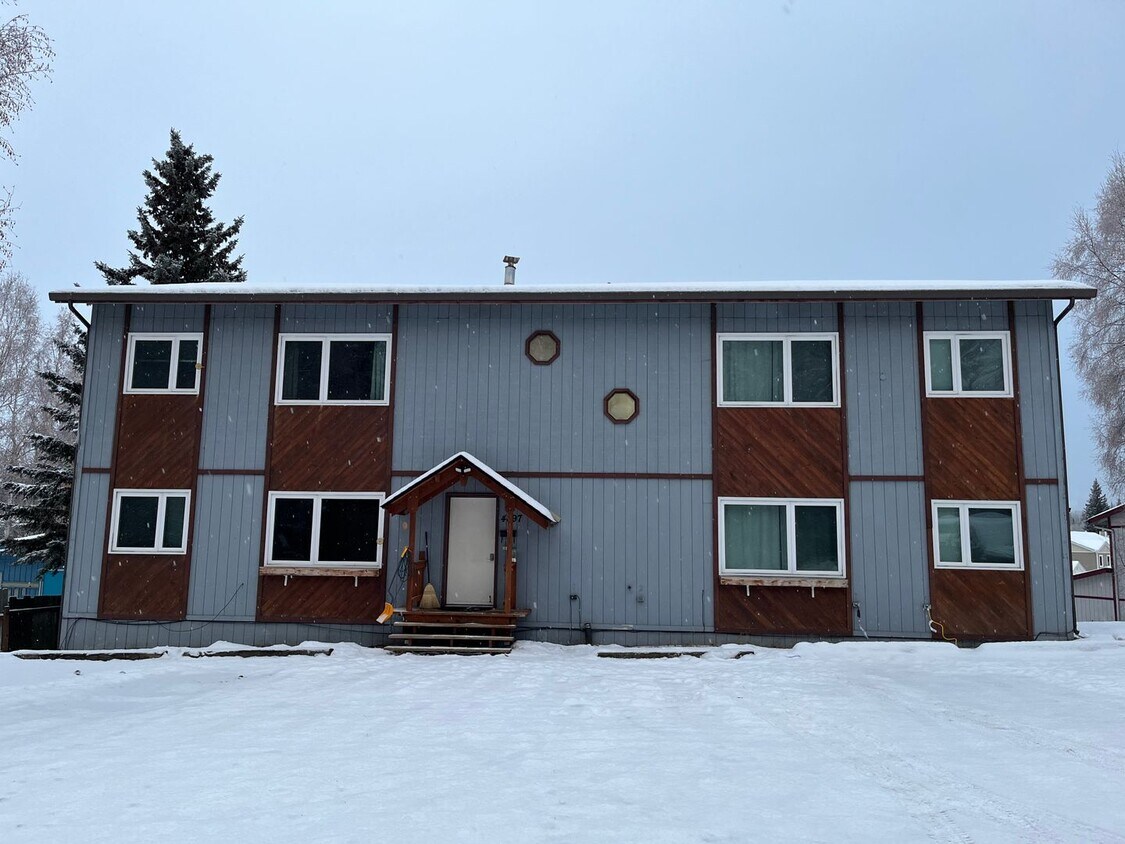 4897 Dartmouth Dr Unit 1, Fairbanks, AK 99709 Room for Rent in