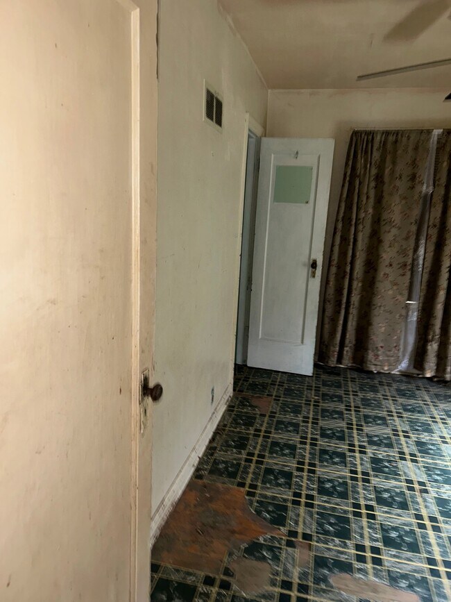 Foto del edificio - 5851 Ferris Ave