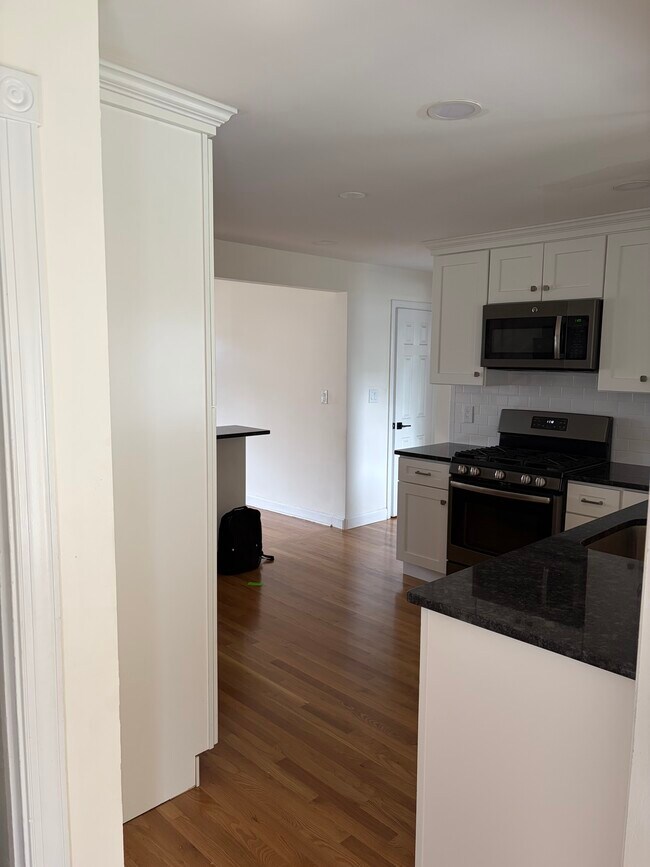 Foto del edificio - 41 Maplecrest Dr