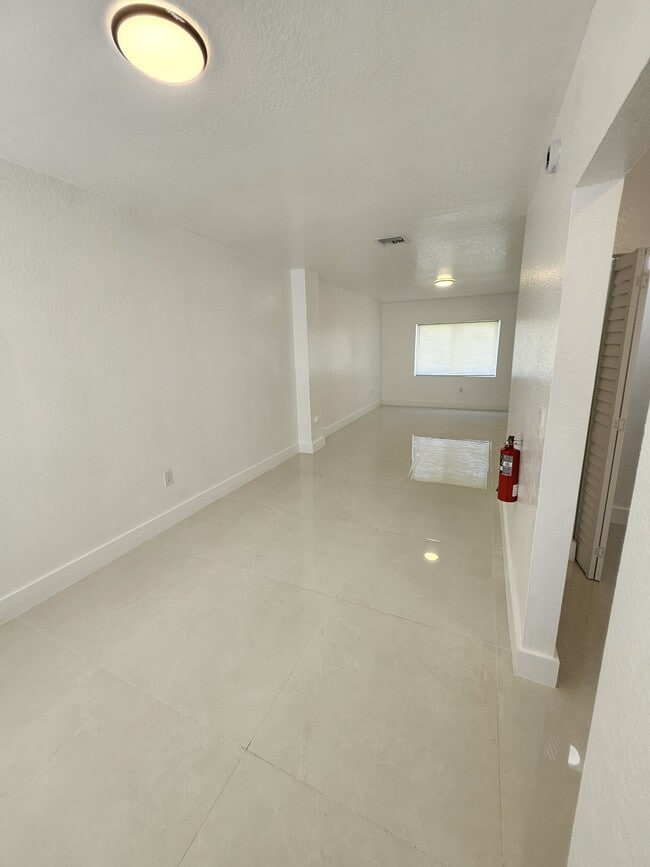 Building Photo - 450 NW 84th St