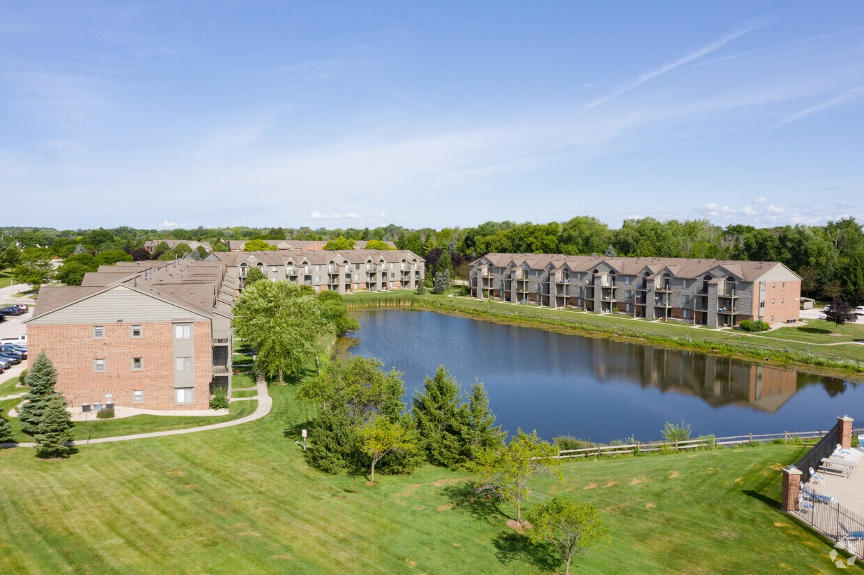 Oak Shores Apartments Oak Creek, WI