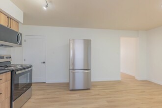 Building Photo - Delton Townhomes