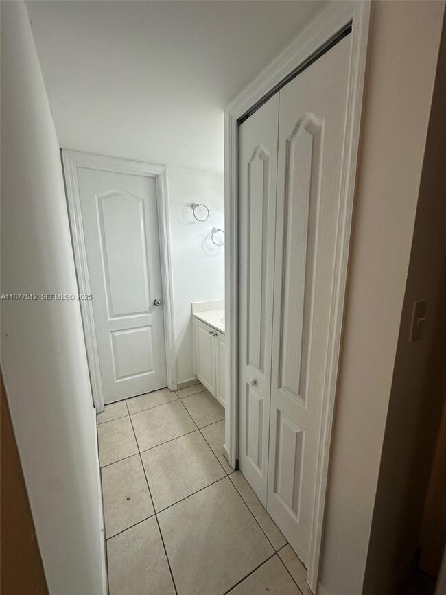 Foto del edificio - 8401 NW 8th St