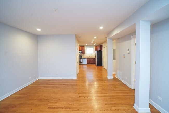 Foto del edificio - 2634 W Glenlake Ave